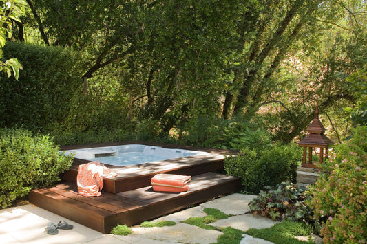Colorado 4-Person Luxury Outdoor Spa